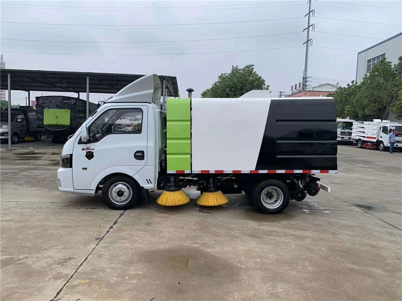 东风途逸国六扫路车
