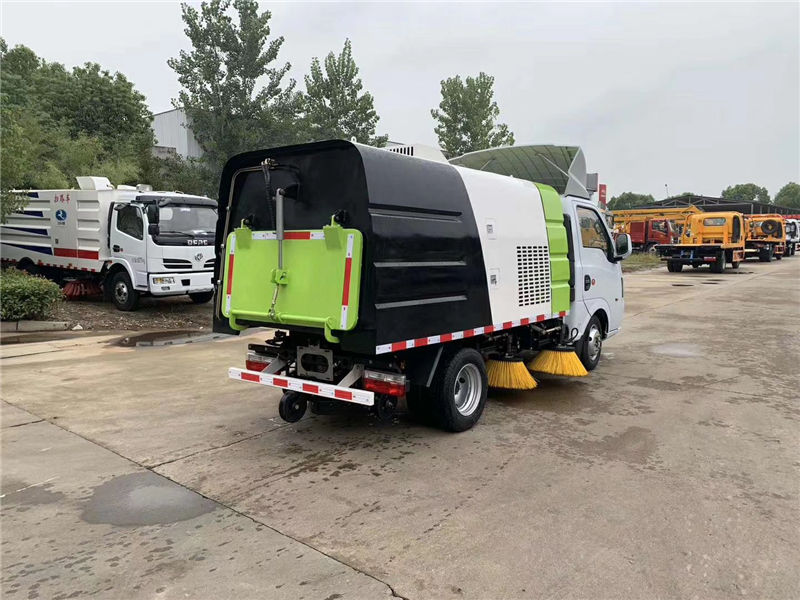 东风途逸国六扫路车