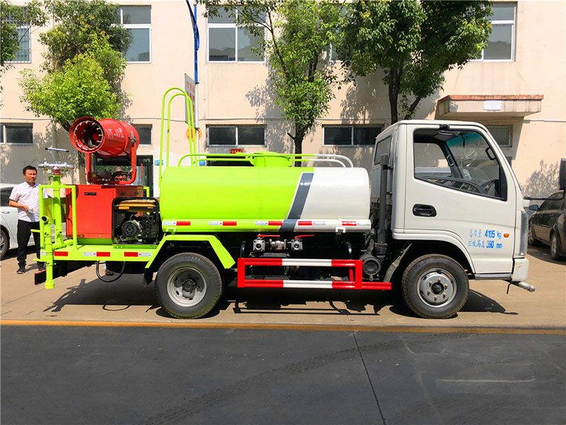 国六凯马洒水抑尘车