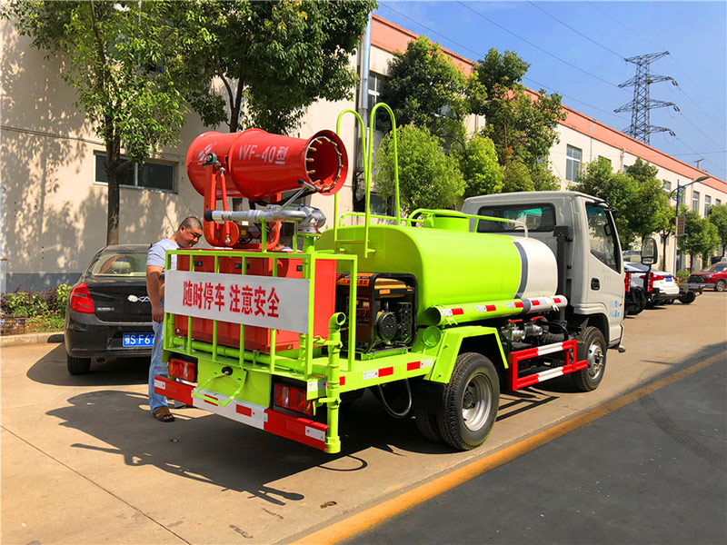 国六凯马洒水抑尘车