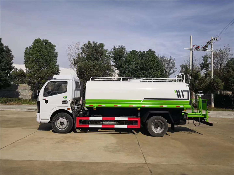 国六东风凯普特8方洒水车