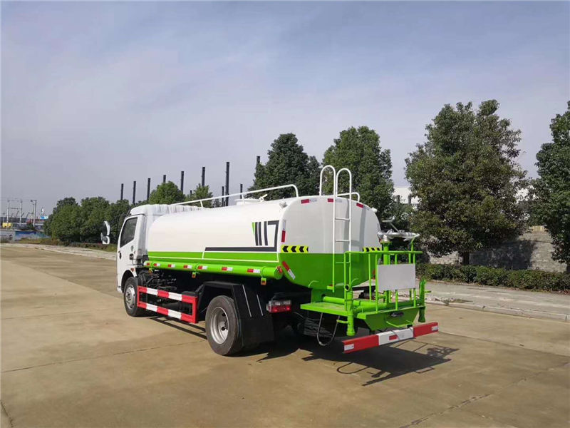 国六东风凯普特8方洒水车