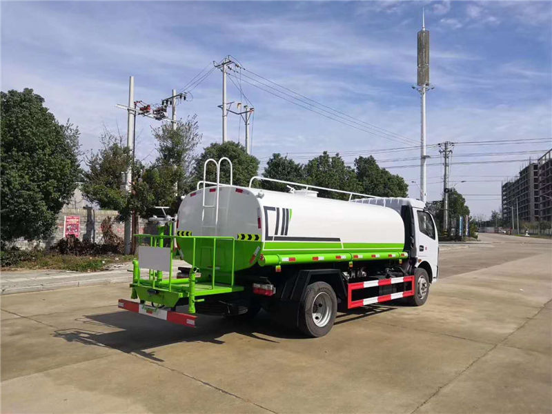 国六东风凯普特8方洒水车