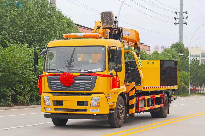 东风天锦平板带吊清障车