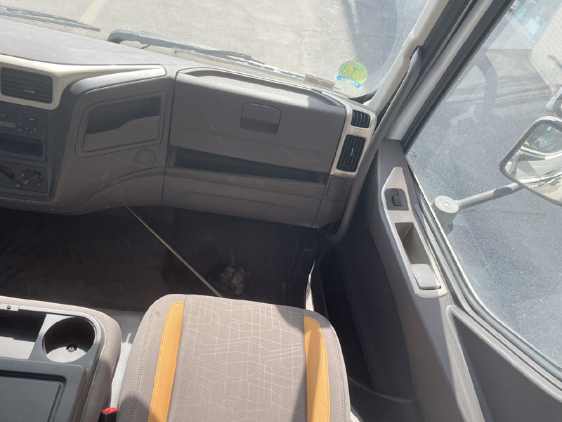 东风柳汽乘龙平板带吊清障车