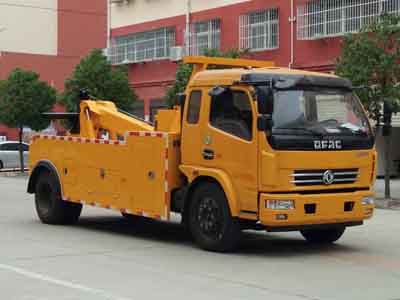 东风大多利卡拖吊型清障车